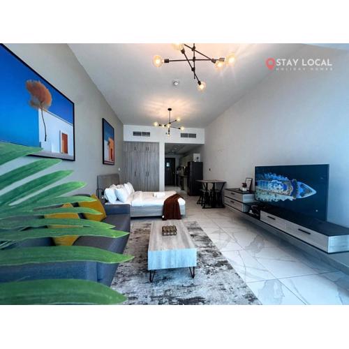 Urban Escapade l Balcony with Canal & Burj Khalifa View l Downtown near Dubai Mall