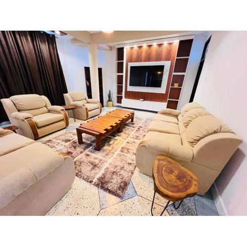 Urban Haven -Entire Apartment