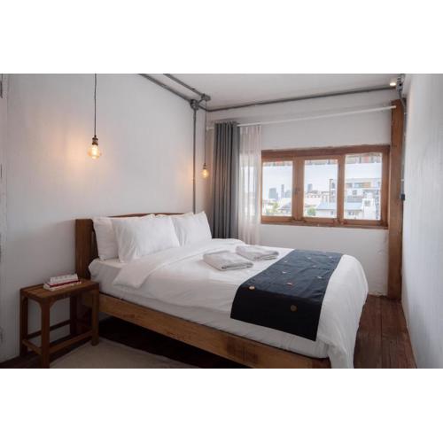 Urban Nest Townhouse, Local-feel, Roof,Nightmarket