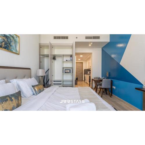 Urban Oasis in JVC - Studio City Views & Modern