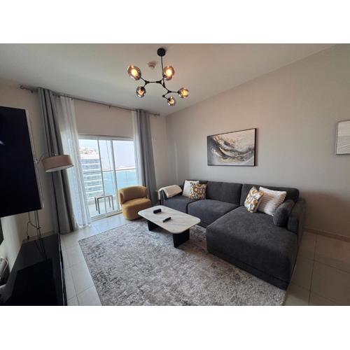 Urban Retreat - Premium Stay - Gym & Pool Access