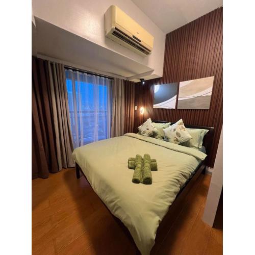 Urban Sleek stay fronting the US Embassy