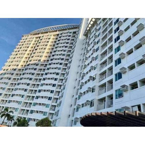 Urban Staycay by MIMI