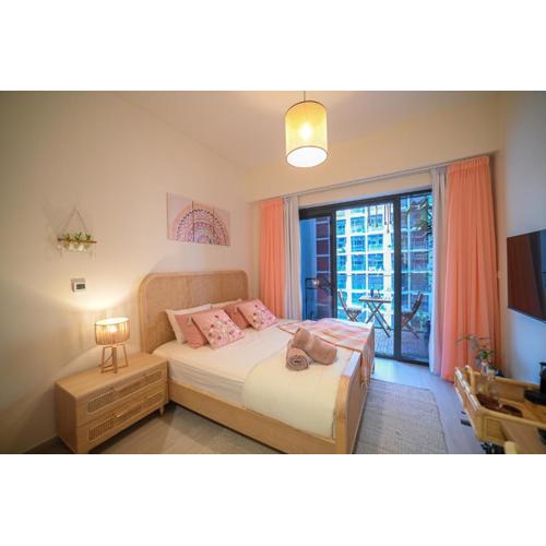 UrbanHomes - Cozy, Wooden and Travel Eco-Friendly Studio