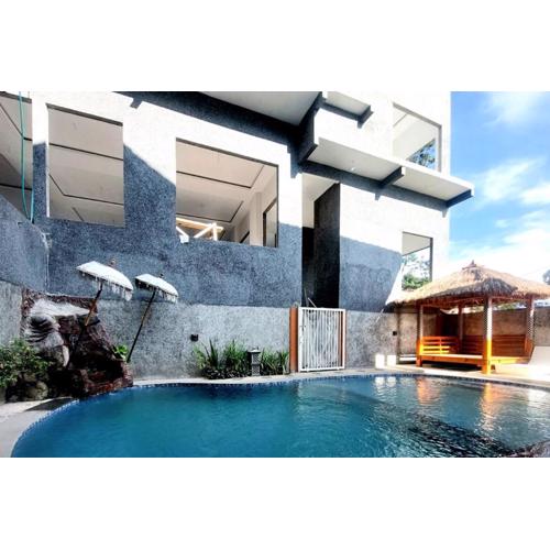 Urbanview Golden Barbie near Jawa Timur Park 2