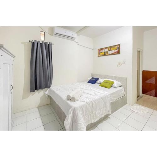 Urbanview Grey CSB Mall Cirebon