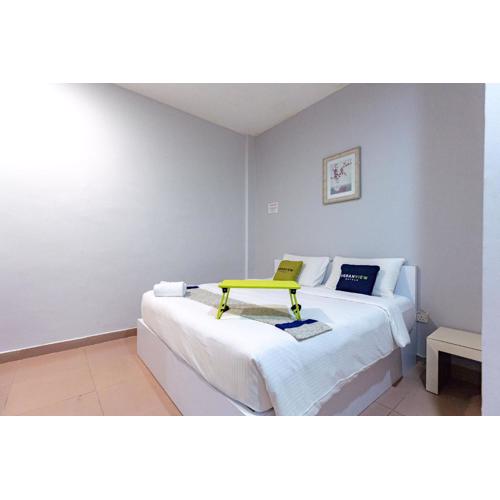 Urbanview Hotel Crystal Nagoya Batam by RedDoorz