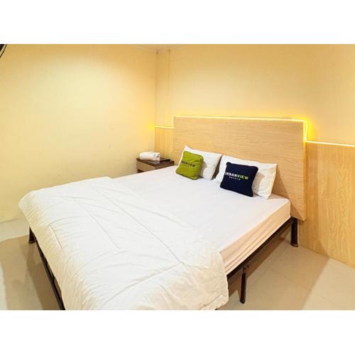 Urbanview Hotel Ling near Jawa Timur Park 2