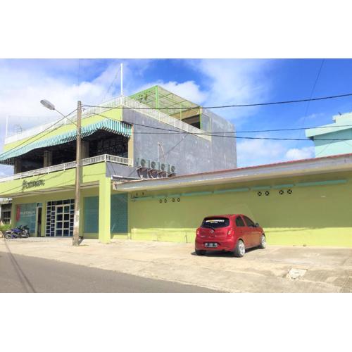 Urbanview Hotel Platinum Parepare