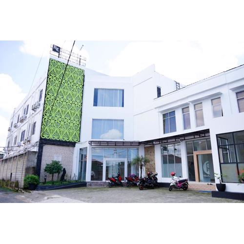 Urbanview Hotel Ratu Elok Syariah Banjarbaru by RedDoorz