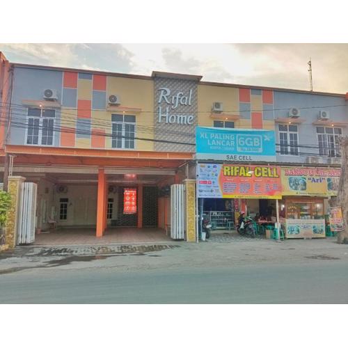 Urbanview Hotel Rifal Home Tegal