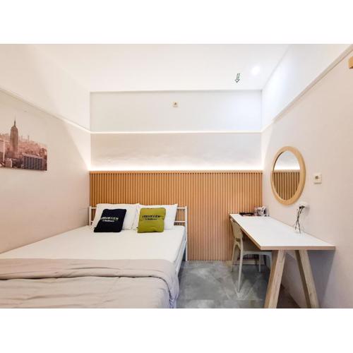 Urbanview Livy House Blitar