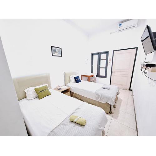 Urbanview Roemah Tanjung Blitar