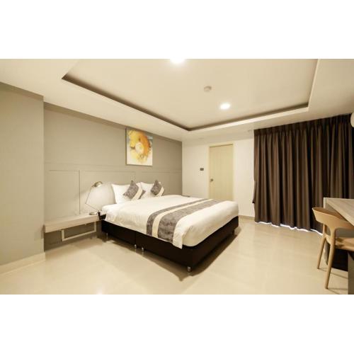 UTD8 Hotel and Residence