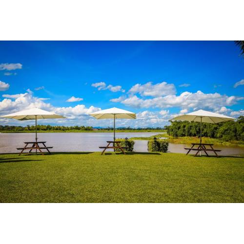 Uthai River Lake Resort