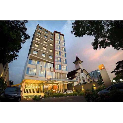 V Hotel Tebet