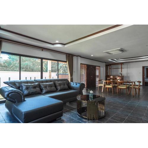 V155 4BR Large Family Villa Chalong