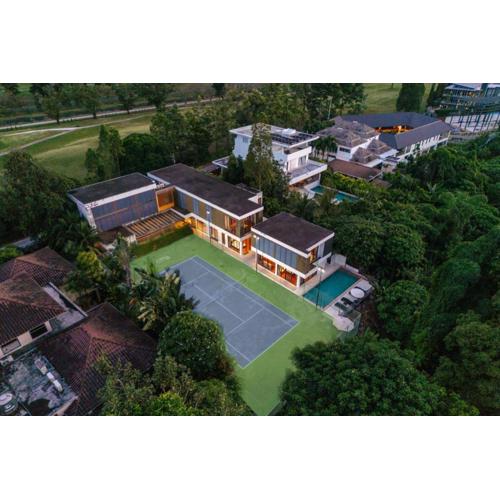 V158 9BR Tennis On prestigious Phuket Country Club