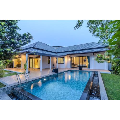 V243 Quite 3BR Pool Villa Bathtub Near Beach