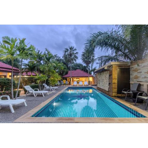 V247 Poolside 1BR Near Naiharn Beach & Gym