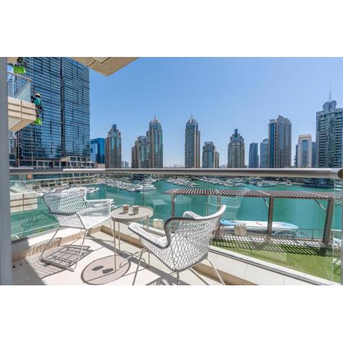 Vacay Lettings- Stylish waterfront getaway home