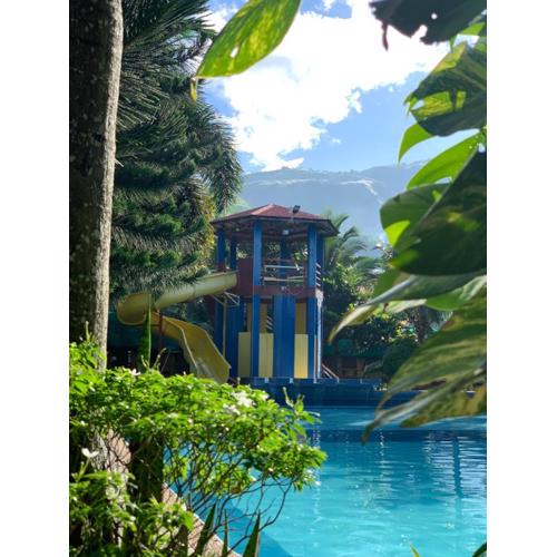 Valley Breeze Resort