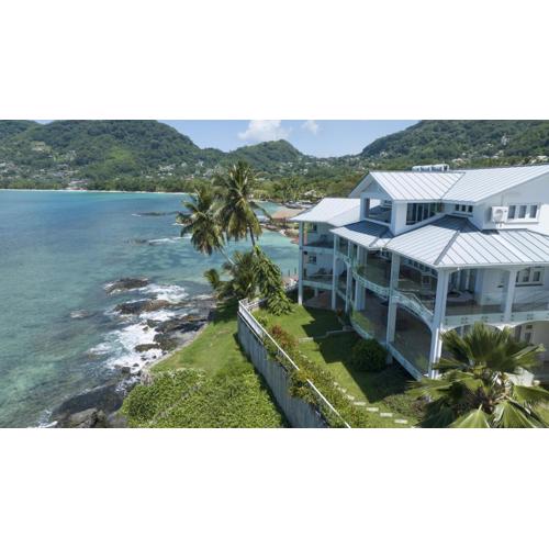 VallonEnd Beachfront villa with excellent view