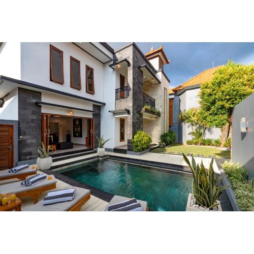 Vast 5bd Villa with Garden and Private Pool 250m to Beach