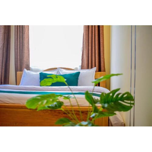 Vee’s Rustic Studio, Nakuru Town.