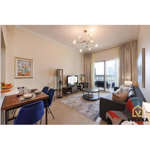 Veluxa - Warm and Cozy, next The Five JVC