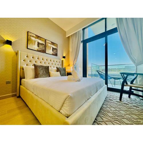 Venduras - Modern Chic Studio in Azizi Riviera