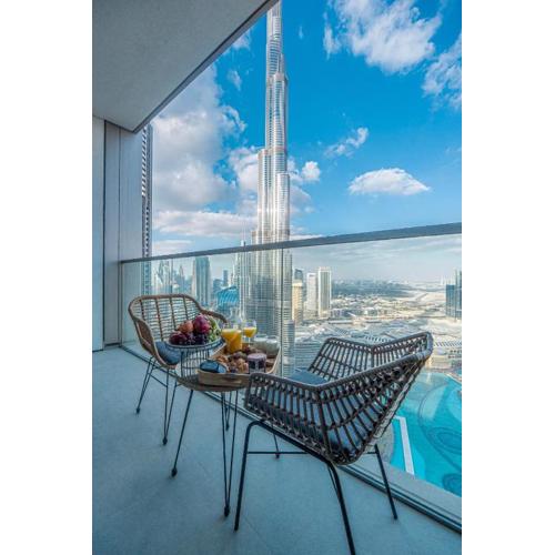 Venetian - Refined 2BR at Grande Tower, Burj & Fountain views