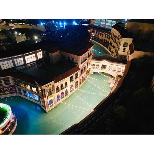 Venice Apartments in McKinley Hill BGC Taguig with Netflix and WiFi