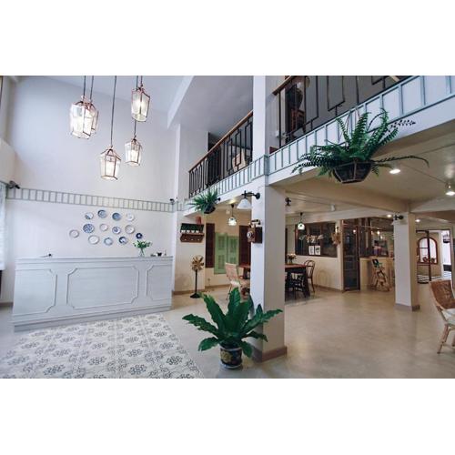 Vera Nidhra - Self check-in after 6pm