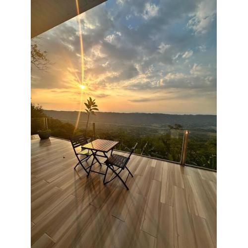 Veronica Guesthouse w/ Breathtaking Mountain View