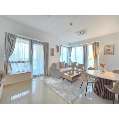 Versatile 1BR with Burj Khalifa View