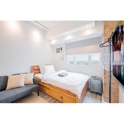 Very Cozy Makati Studio with Free Parking & Pool