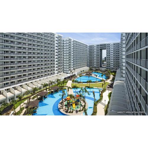 Very Spacious Condo at Mall of Asia