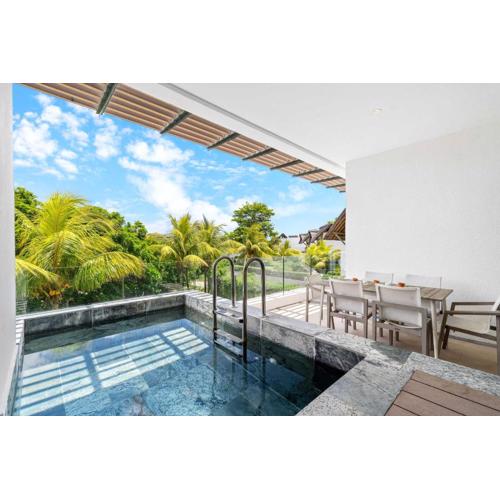 Vesper Beach - Luxury Beachfront Apartment