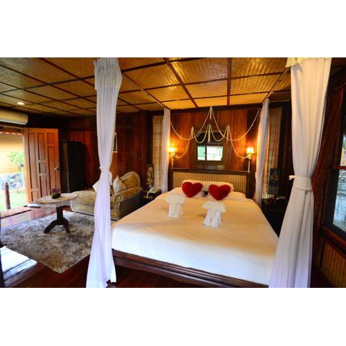 Viang Yonok Hotel, Restaurant, Sports Club