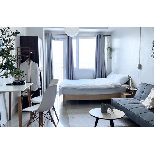 Vibrant Makati Studio