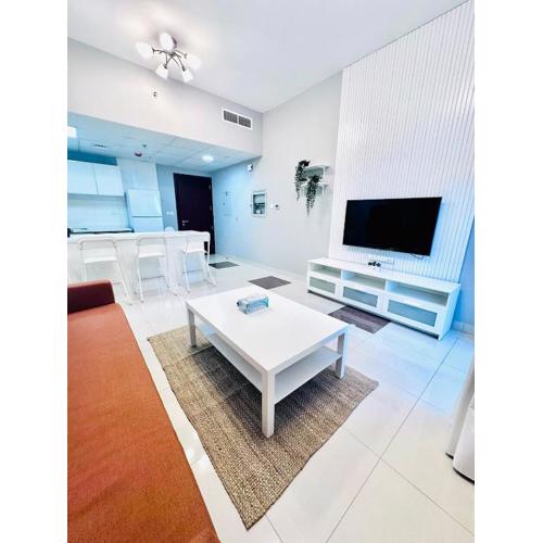 Vibrant Marina Retreat!