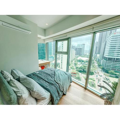 Vibrant Oasis with the best view + Fast WiFi