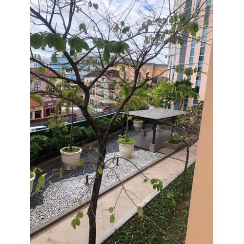 Victorian place - Simple yet Luxurious flat in BGC