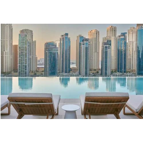 VIDA Dubai Marina & Yacht Club with Starbucks Below