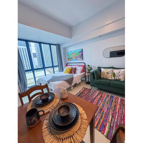 VIDA VERDE at 38 Park Avenue - 5 minutes walk to Ayala Central Bloc, with Infinity Pool, Fast Wi-Fi, Gym, & City Views inside Cebu IT Park