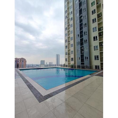 Vietnam Theme Kamuning MRT GMA 7 EDSA Veranda Pool Gym Netflix