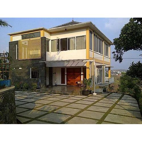 Vila kuning view city light bandung n big garden