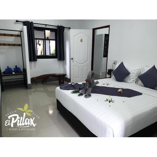 Villa - Sleeps 8 - Terrace - Beach Close