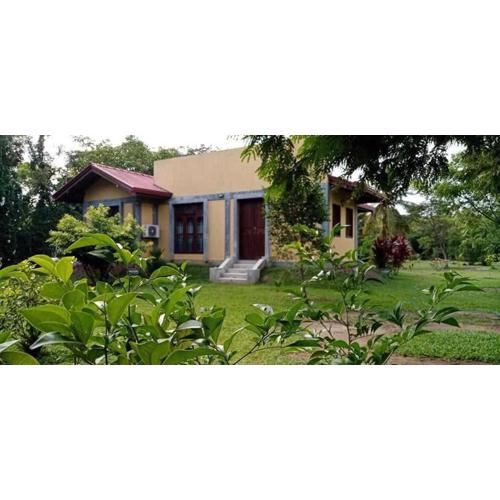 Villa 1 Bed Sleeps 2 Free Parking